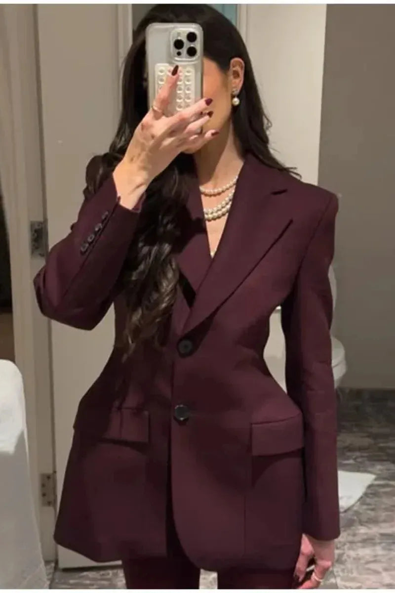 Élodie Grace – Perfect Blazer